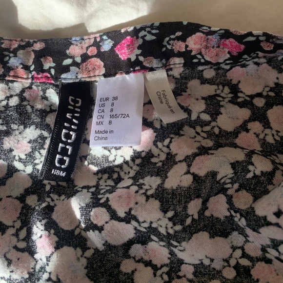 Floral h&m Skirt - Picture 3 of 3